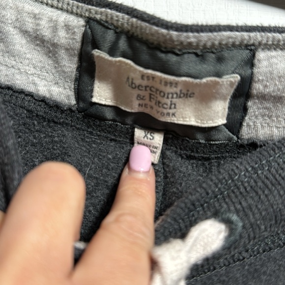 Abercrombie low rise, flare leg sweatpants - Picture 3 of 4